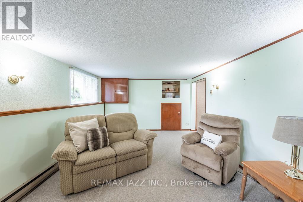 62 Manvers Drive, Kawartha Lakes, Ontario  L0B 1K0 - Photo 19 - X12122268