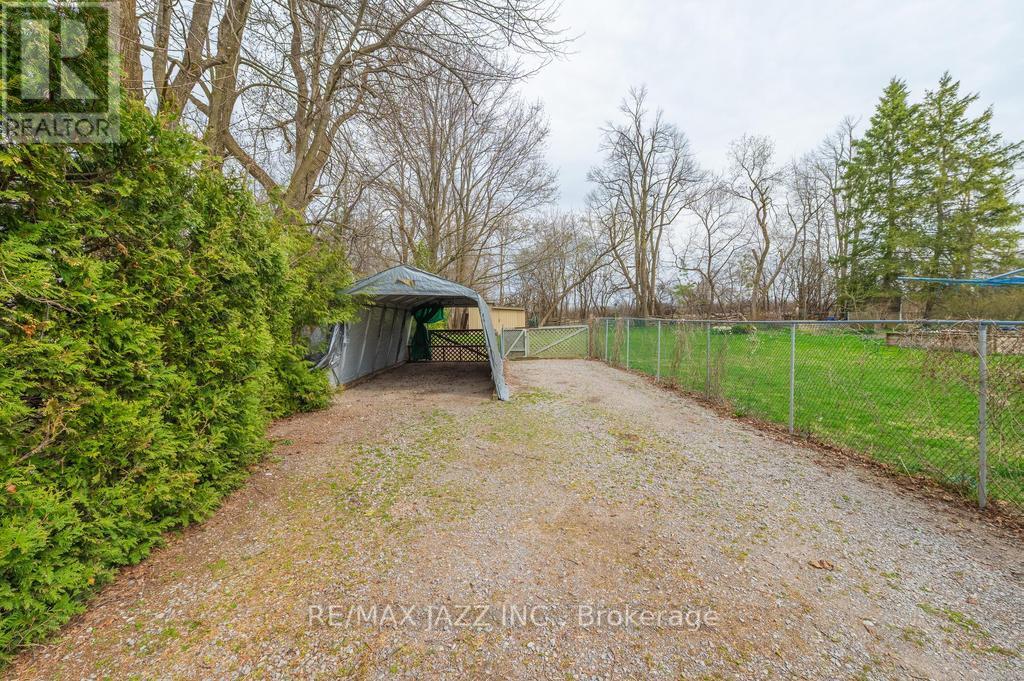 62 Manvers Drive, Kawartha Lakes, Ontario  L0B 1K0 - Photo 24 - X12122268