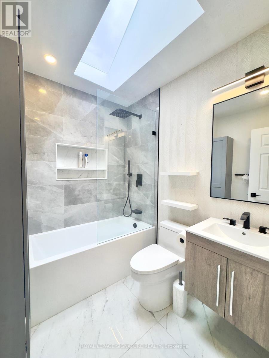 Room - 462 Luzon Crescent, Mississauga, Ontario  L5B 3W9 - Photo 9 - W12123085