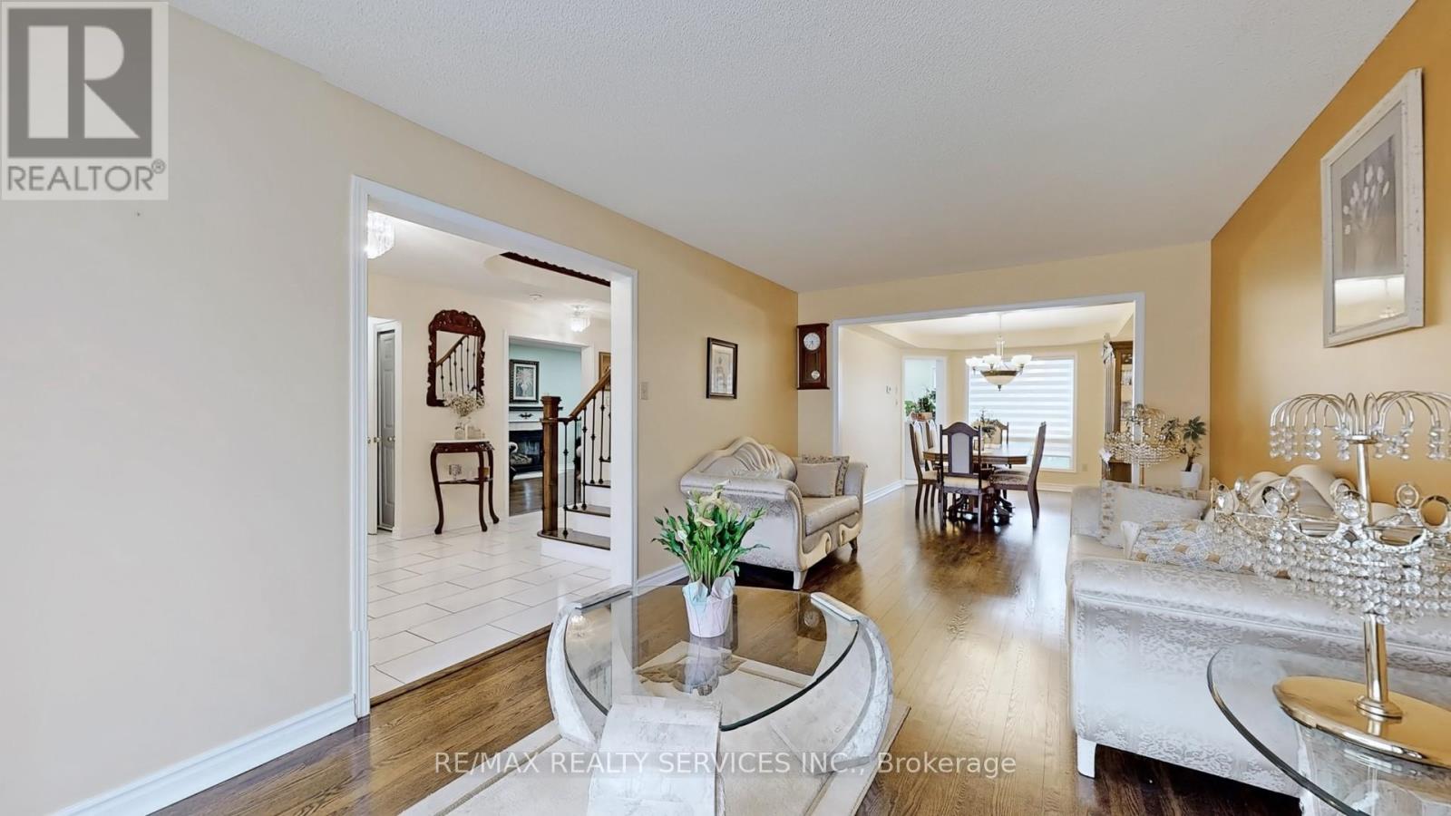 87 Sprucelands Avenue, Brampton (Sandringham-Wellington), Ontario  L6R 1N3 - Photo 9 - W12123433