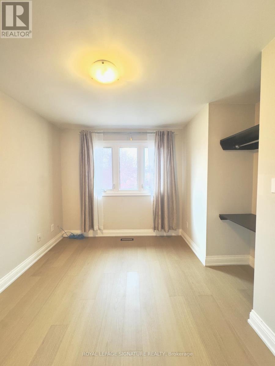 Room - 462 Luzon Crescent, Mississauga, Ontario  L5B 3W9 - Photo 14 - W12123085