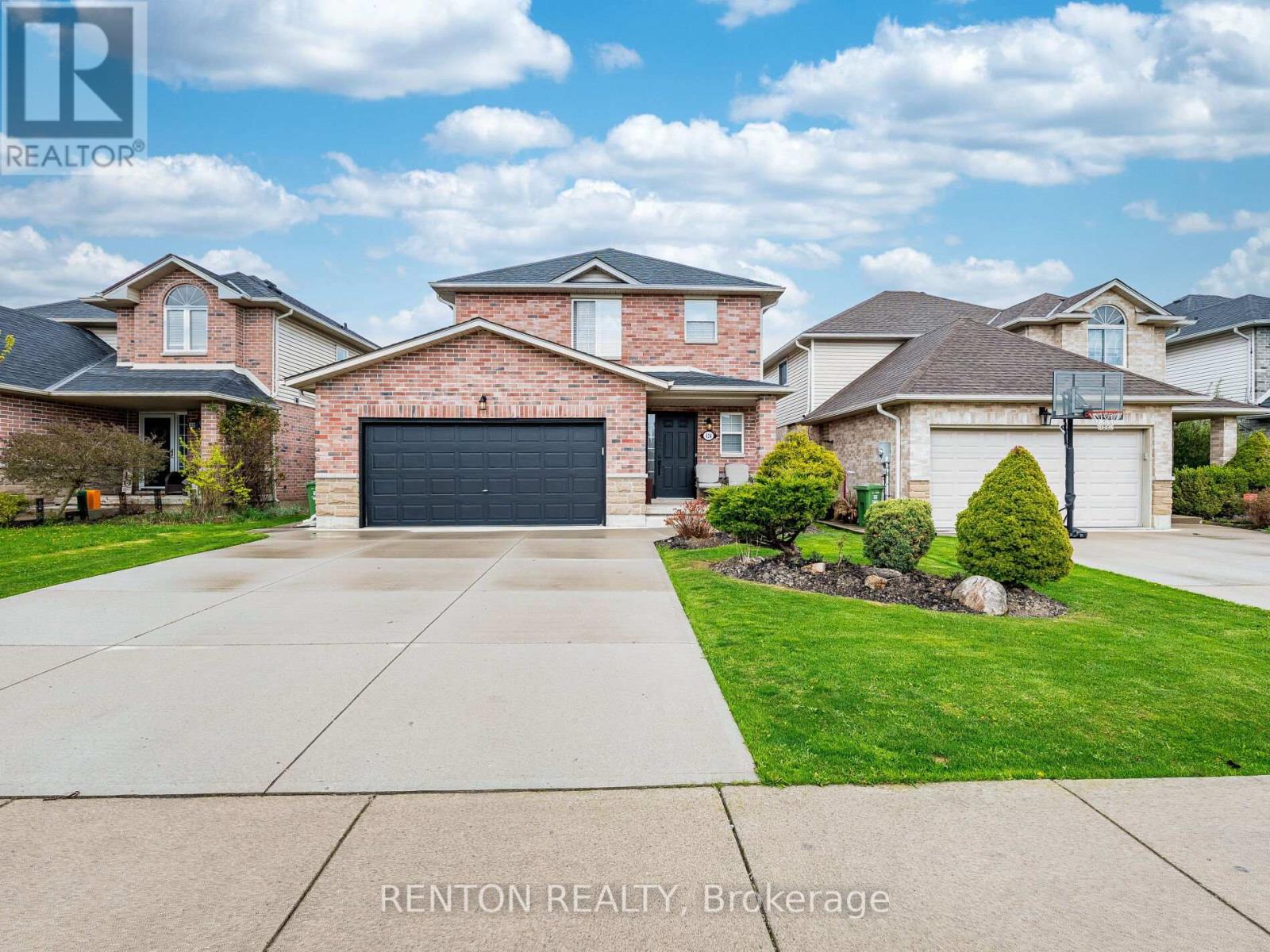 Property at 124 ROSEBURY WAY image 3