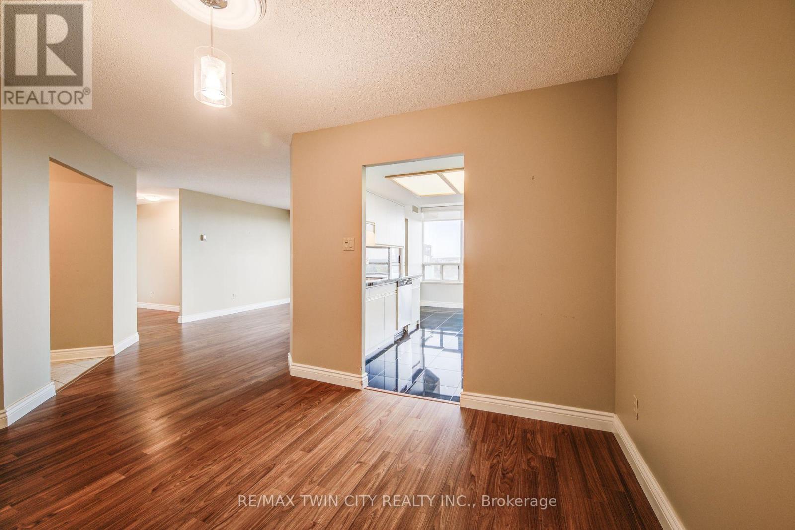 1607 - 6 Willow Street, Waterloo, Ontario  N2J 4S3 - Photo 10 - X12123518
