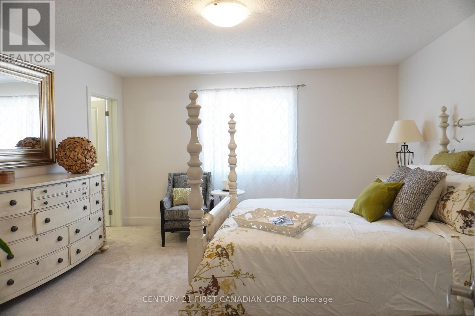 522 Gatestone Road, London South, Ontario  N6M 0A2 - Photo 11 - X12123552