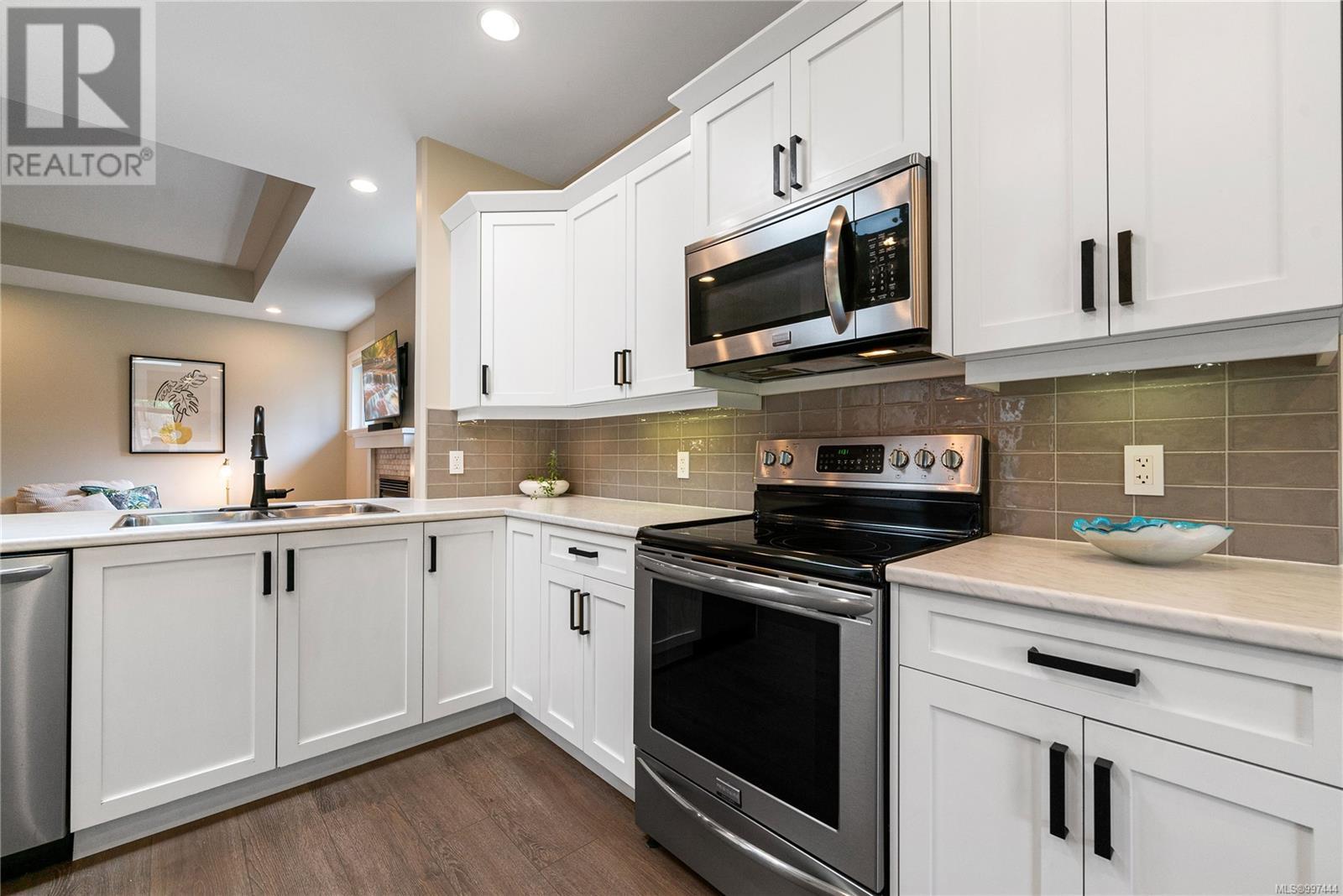 Property at 153 Stamp Way image 3