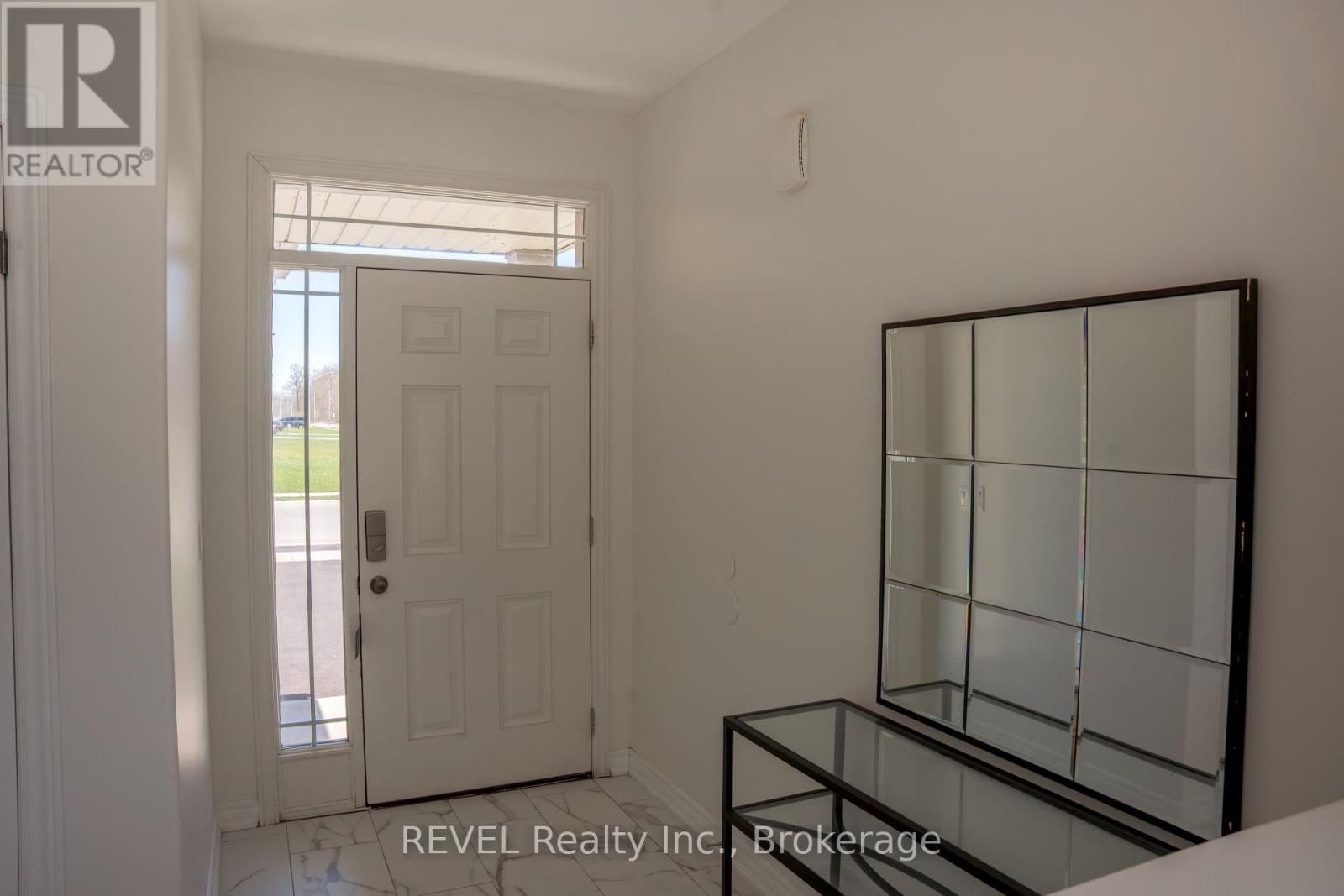 6739 Sam Iorfida Drive, Niagara Falls (Oldfield), Ontario  L2G 0H6 - Photo 6 - X12123551