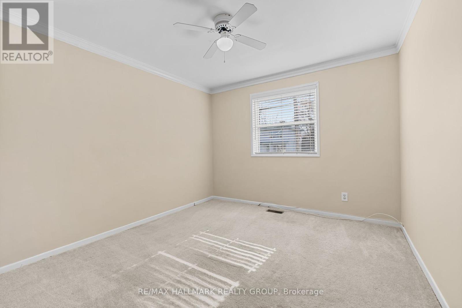 1422 Goth Avenue, Ottawa, Ontario  K1T 1E4 - Photo 10 - X12114362