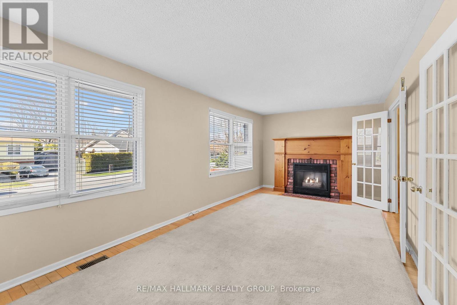 1422 Goth Avenue, Ottawa, Ontario  K1T 1E4 - Photo 6 - X12114362