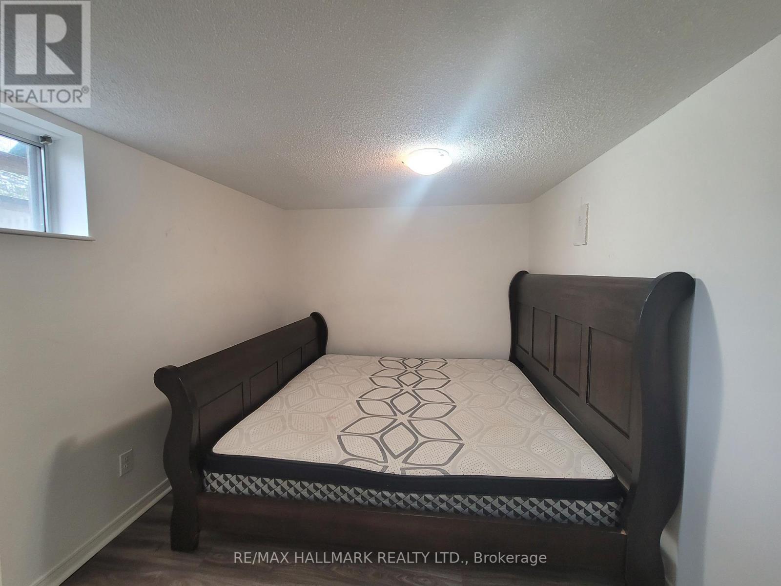 245 Axminster Drive, Richmond Hill, Ontario  L4C 2W2 - Photo 6 - N12120040