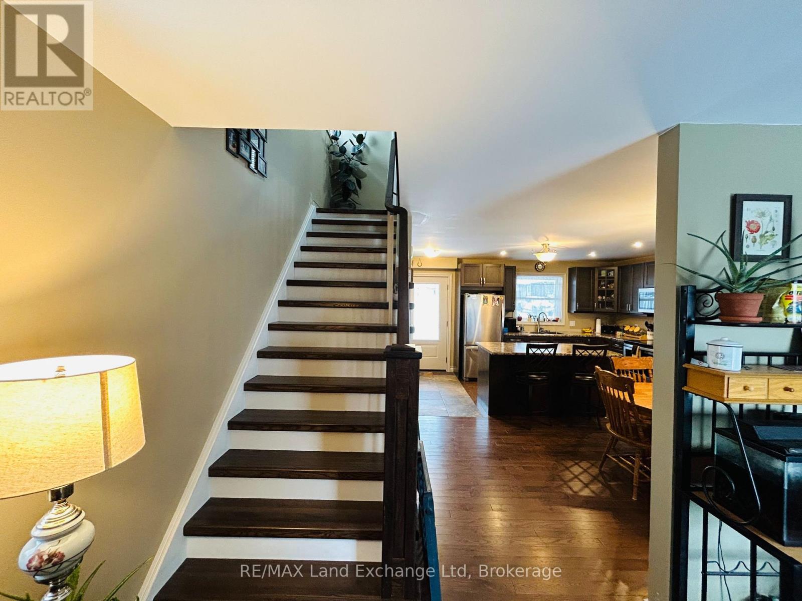 660 Gloria Street, North Huron, Ontario  N0G 2W0 - Photo 10 - X12123611