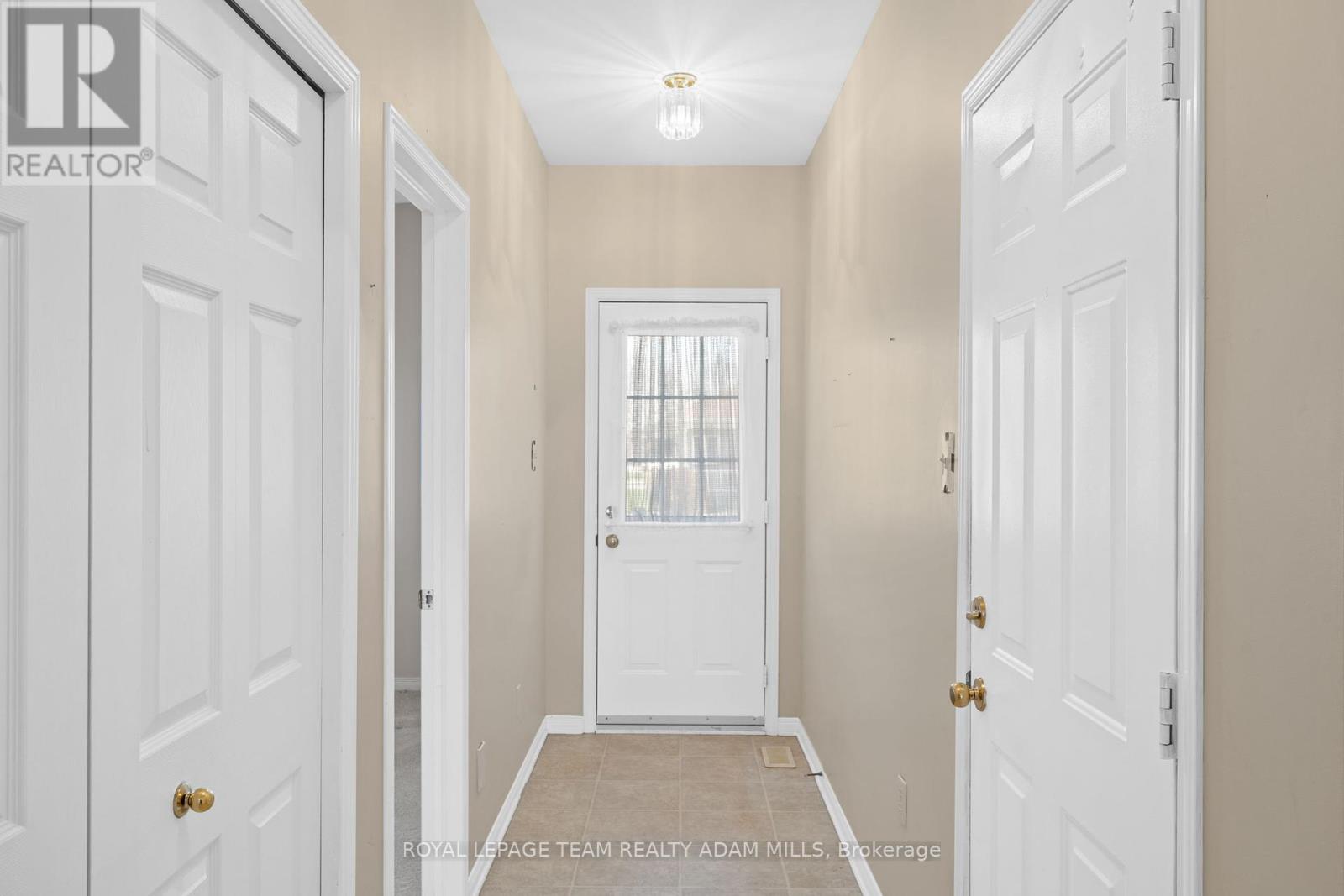 98 Patterson Crescent, Carleton Place, Ontario  K7C 4P3 - Photo 5 - X12123581
