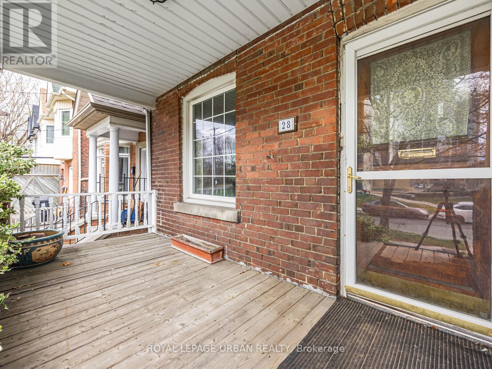 Property at 28 EASTMOUNT AVENUE image 3
