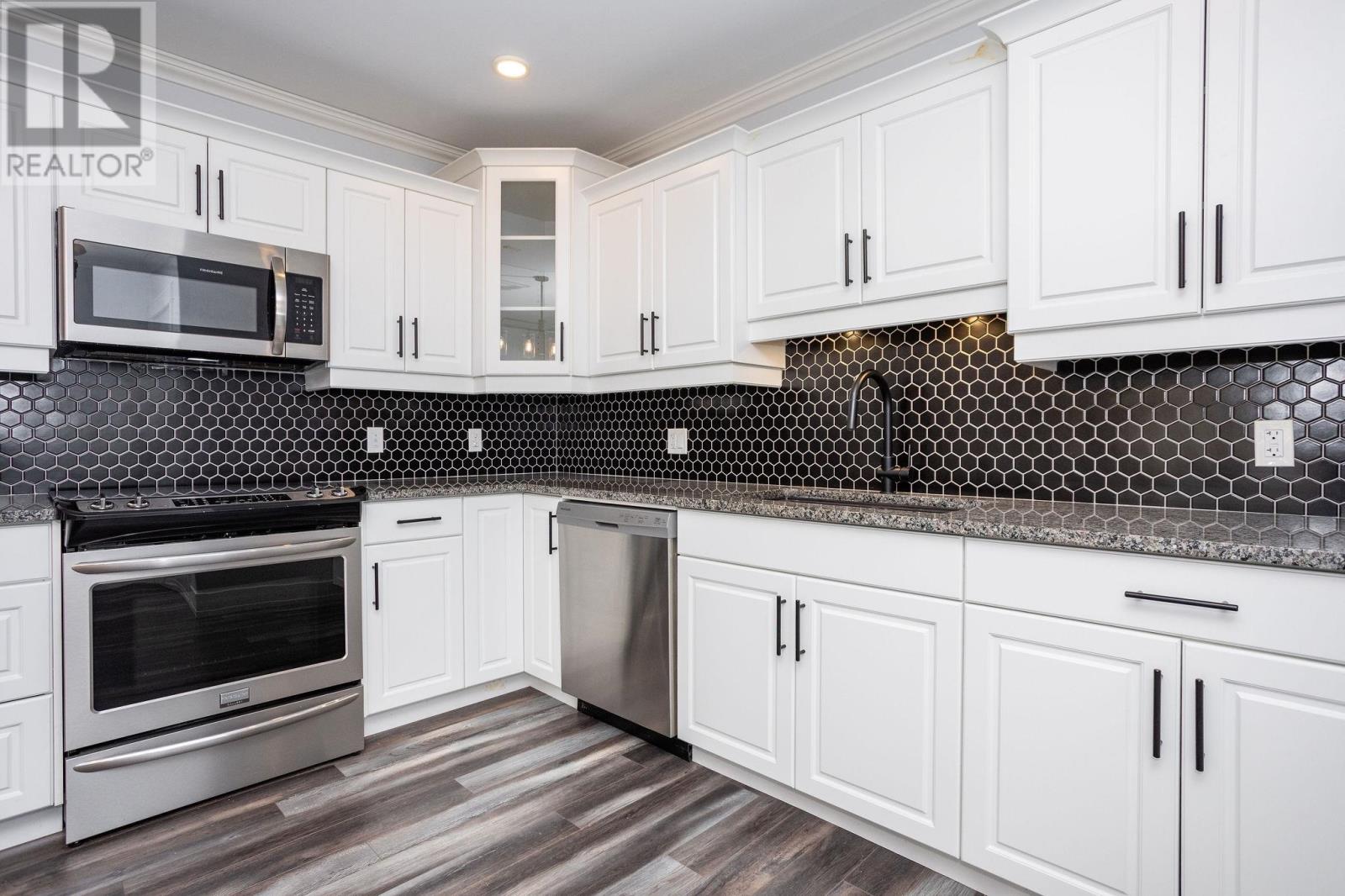 103 208 Shakespeare Drive, Stratford, Prince Edward Island  C1B 4B7 - Photo 15 - 202509781