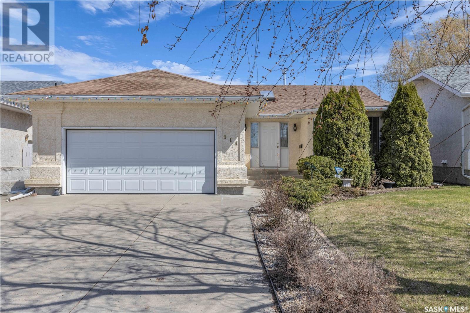 Property at 114 Blackthorn CRESCENT image 1