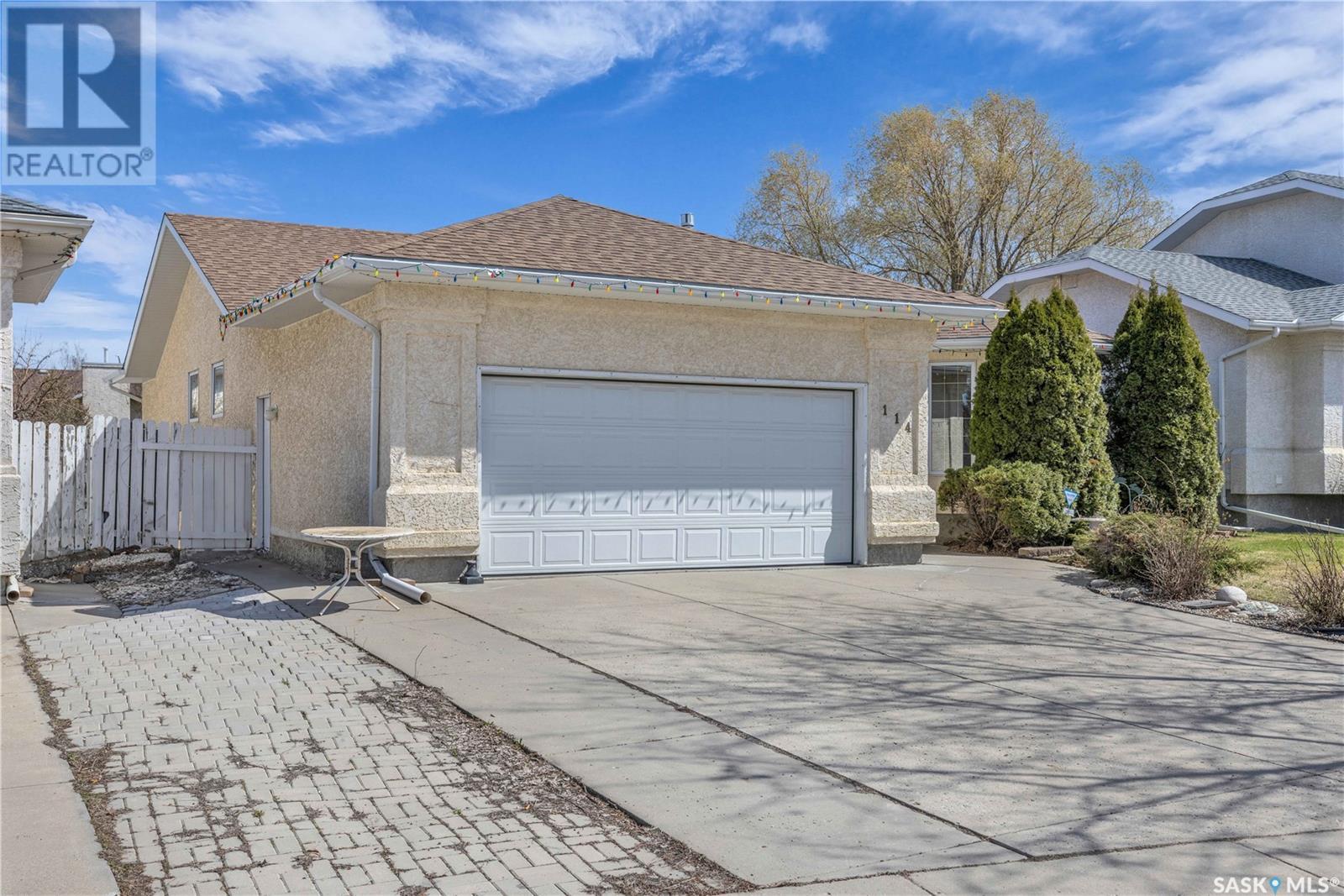 Property at 114 Blackthorn CRESCENT image 2
