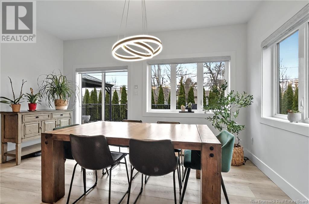 Property at 10 Rosebank Crescent image 2