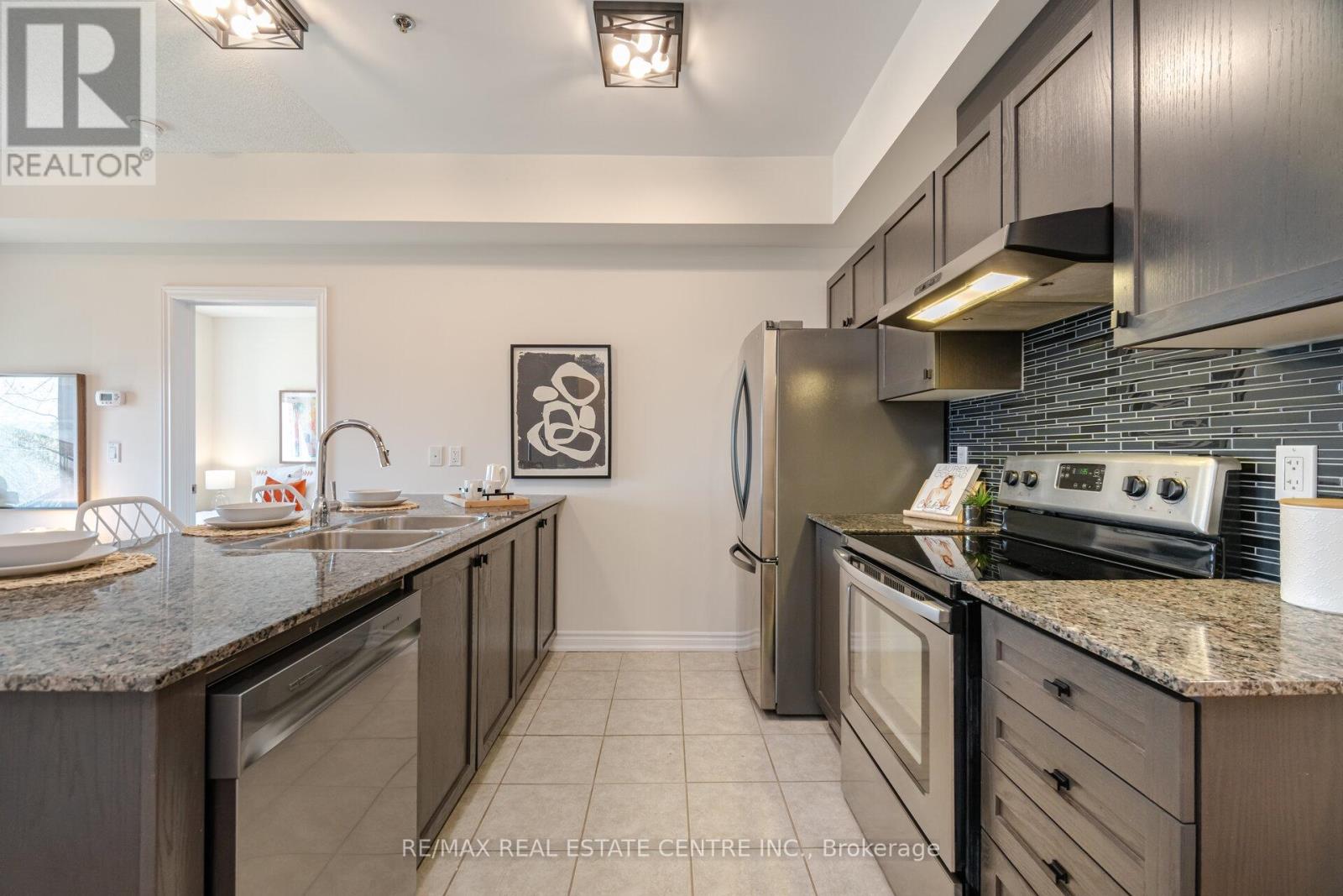 101 - 1370 Costigan Road, Milton, Ontario  L9T 0Y8 - Photo 10 - W12123603