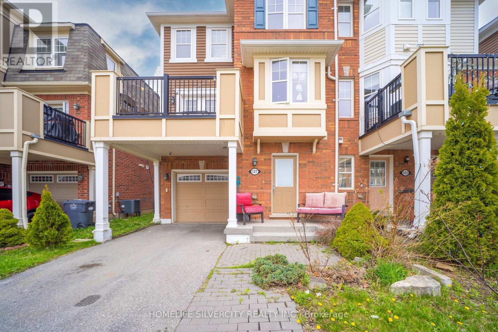127 Bleasdale Avenue, Brampton, Ontario  L7A 0V8 - Photo 1 - W12107514