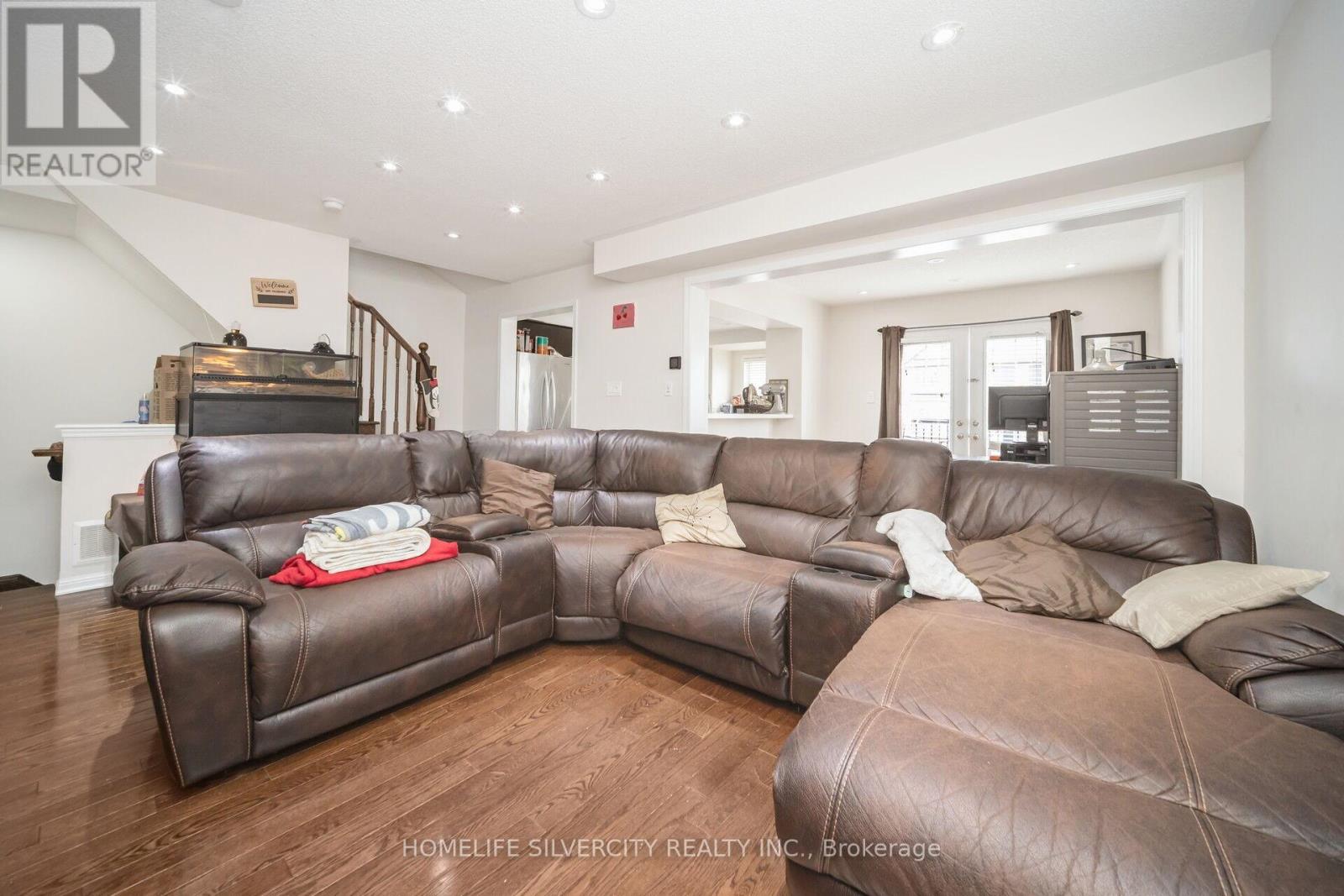 127 Bleasdale Avenue, Brampton, Ontario  L7A 0V8 - Photo 8 - W12107514
