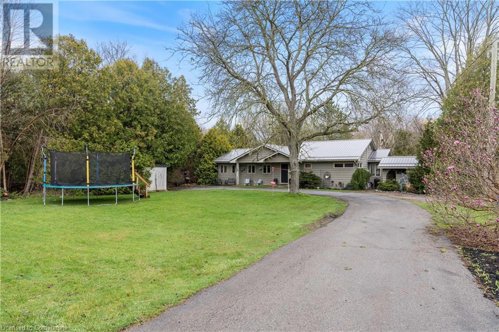 Property at 425 NORFOLK Street S image 4