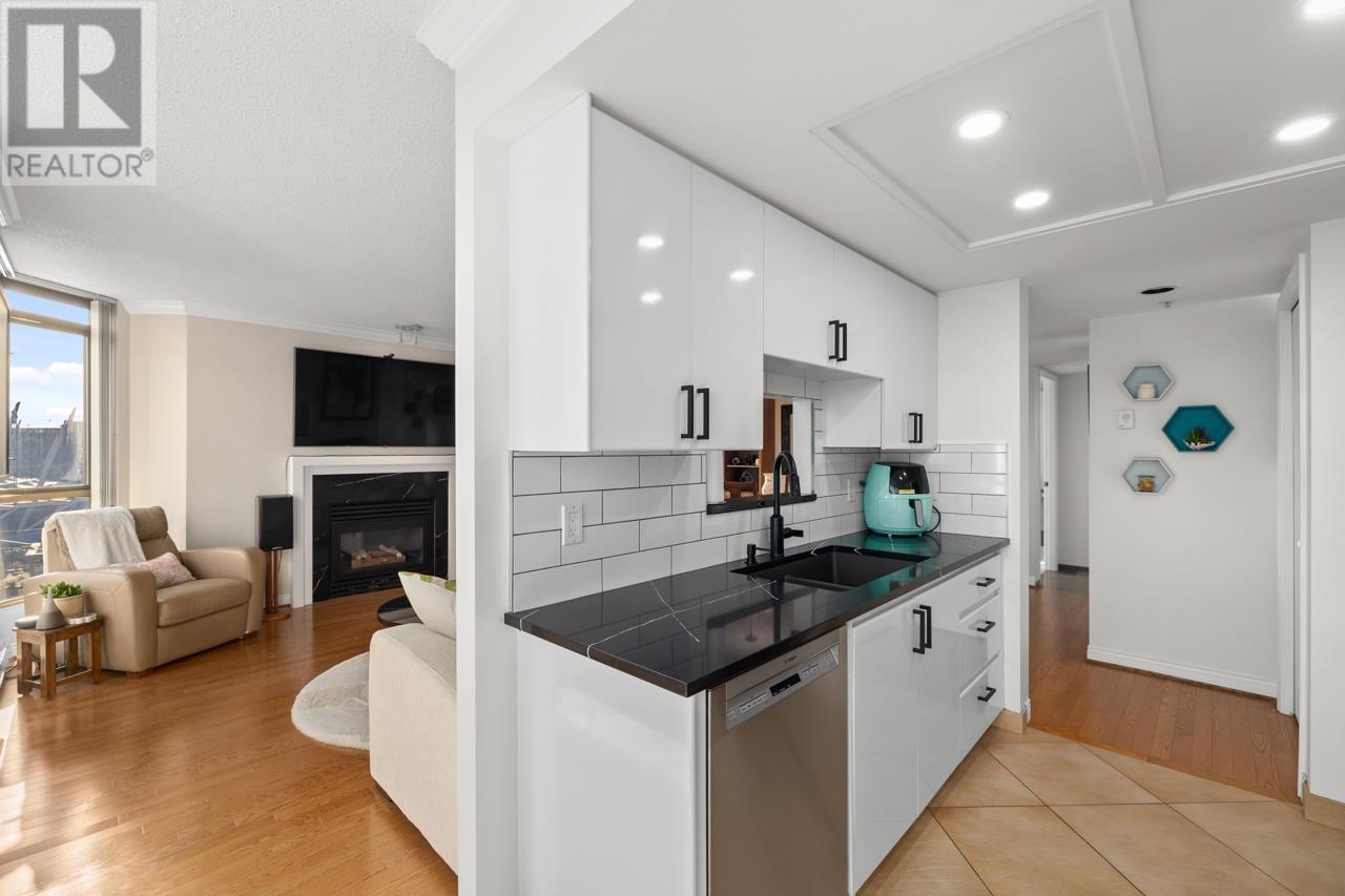 Listing Picture 15 of 30 : 2301 867 HAMILTON STREET, Vancouver / 溫哥華 - 魯藝地產 Yvonne Lu Group - MLS Medallion Club Member