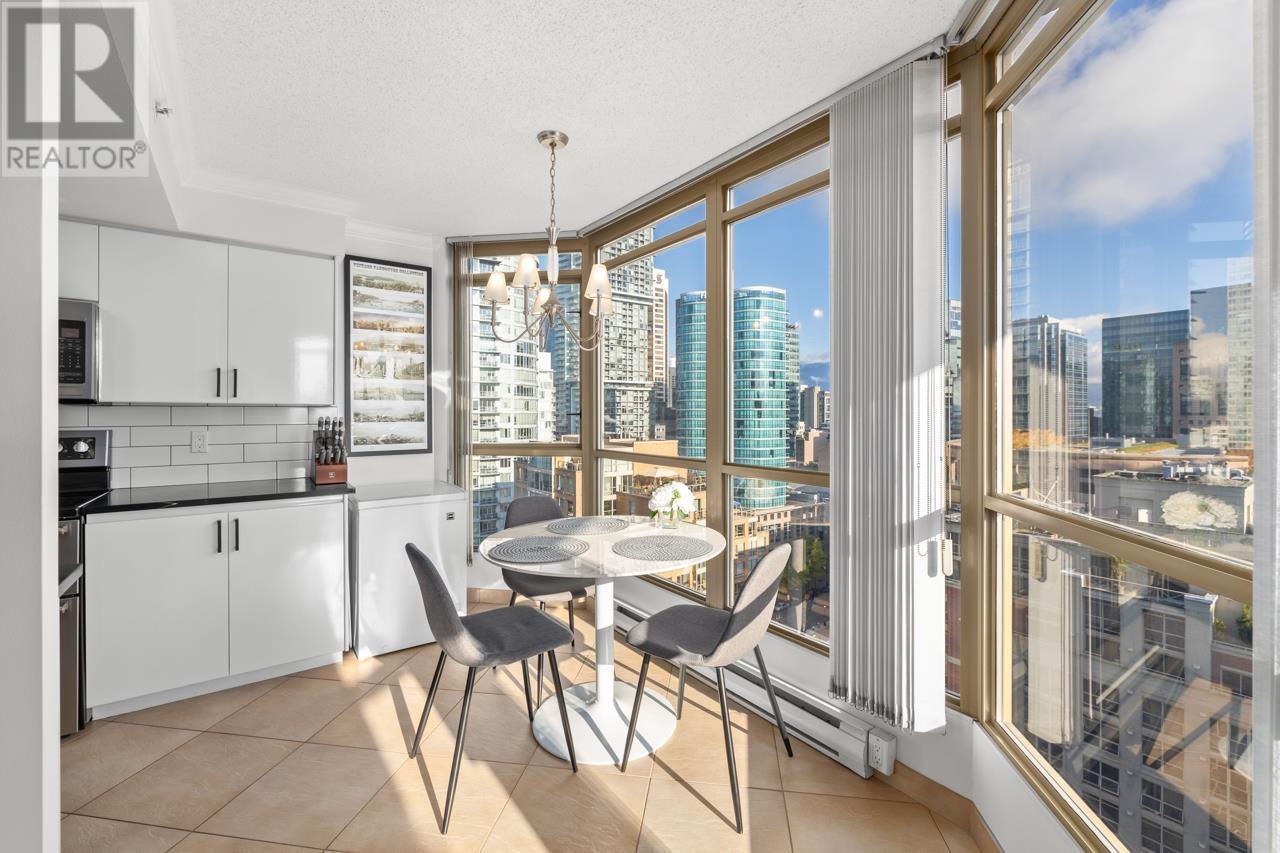 Listing Picture 11 of 30 : 2301 867 HAMILTON STREET, Vancouver / 溫哥華 - 魯藝地產 Yvonne Lu Group - MLS Medallion Club Member