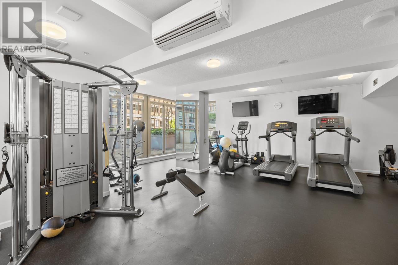 Listing Picture 26 of 30 : 2301 867 HAMILTON STREET, Vancouver / 溫哥華 - 魯藝地產 Yvonne Lu Group - MLS Medallion Club Member