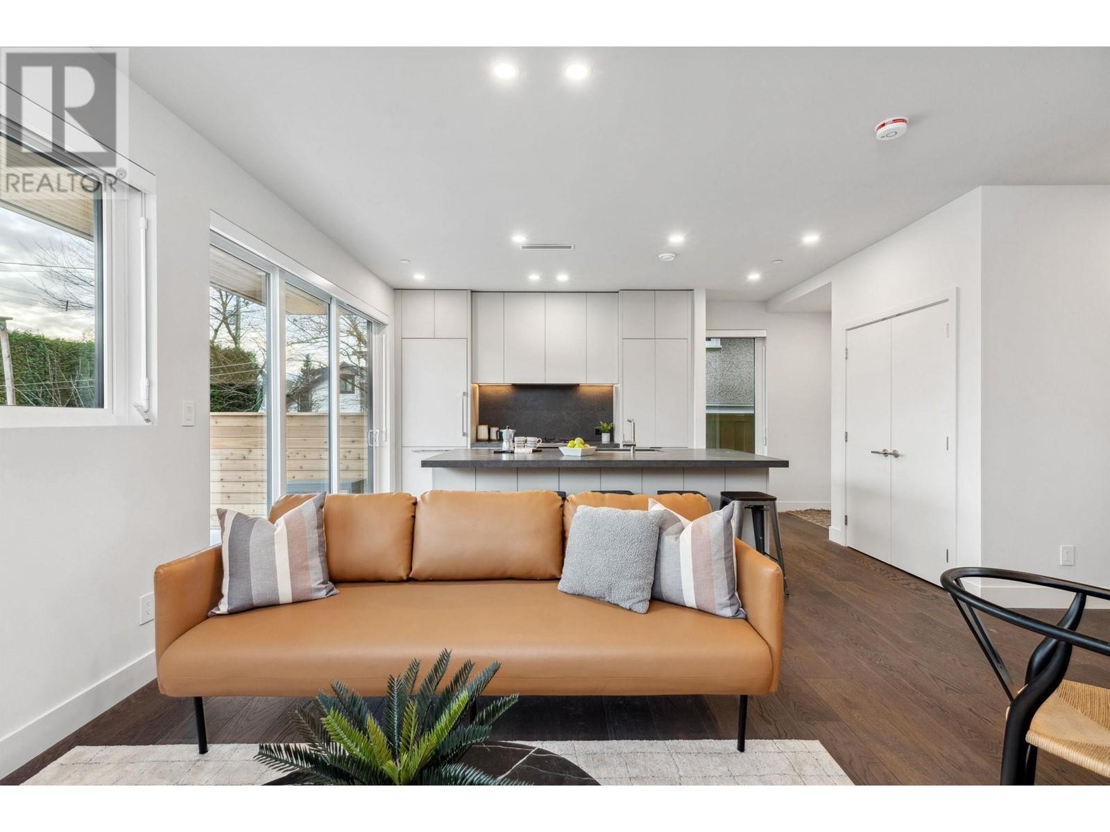 Listing Picture 11 of 40 : 2 638 E 46TH AVENUE, Vancouver / 溫哥華 - 魯藝地產 Yvonne Lu Group - MLS Medallion Club Member