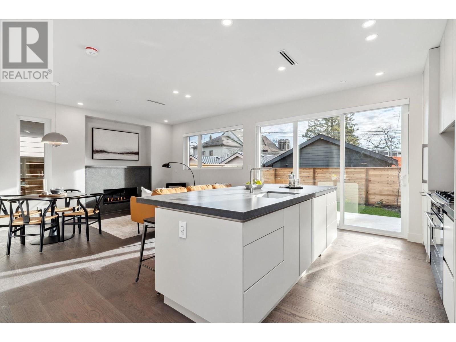 Listing Picture 7 of 40 : 2 638 E 46TH AVENUE, Vancouver / 溫哥華 - 魯藝地產 Yvonne Lu Group - MLS Medallion Club Member