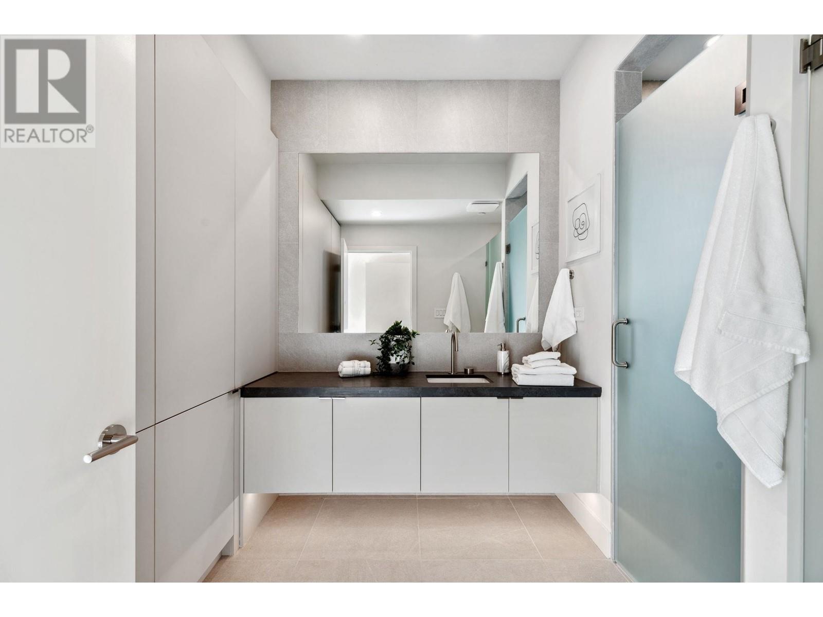 Listing Picture 31 of 40 : 2 638 E 46TH AVENUE, Vancouver / 溫哥華 - 魯藝地產 Yvonne Lu Group - MLS Medallion Club Member