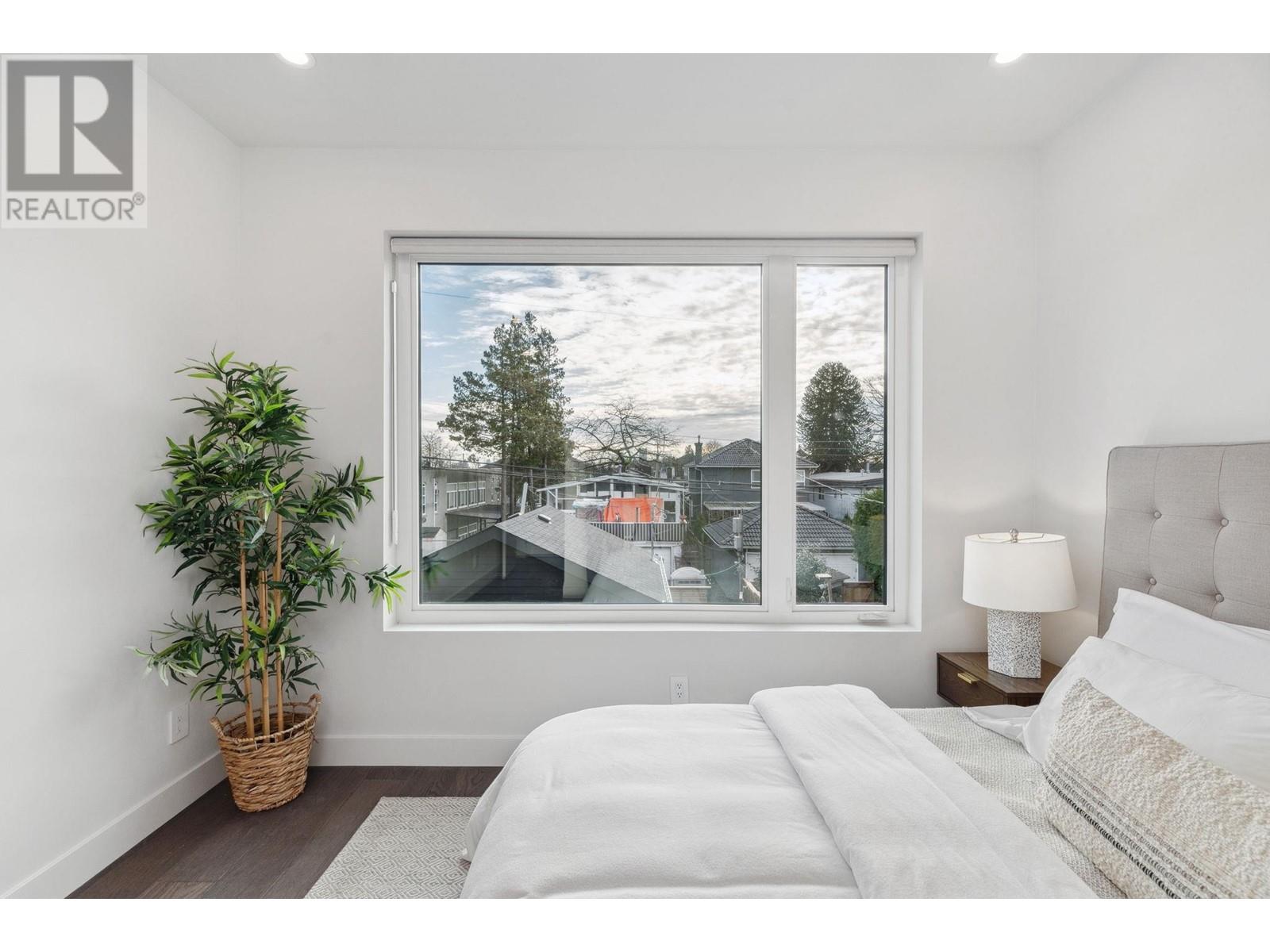 Listing Picture 35 of 40 : 2 638 E 46TH AVENUE, Vancouver / 溫哥華 - 魯藝地產 Yvonne Lu Group - MLS Medallion Club Member