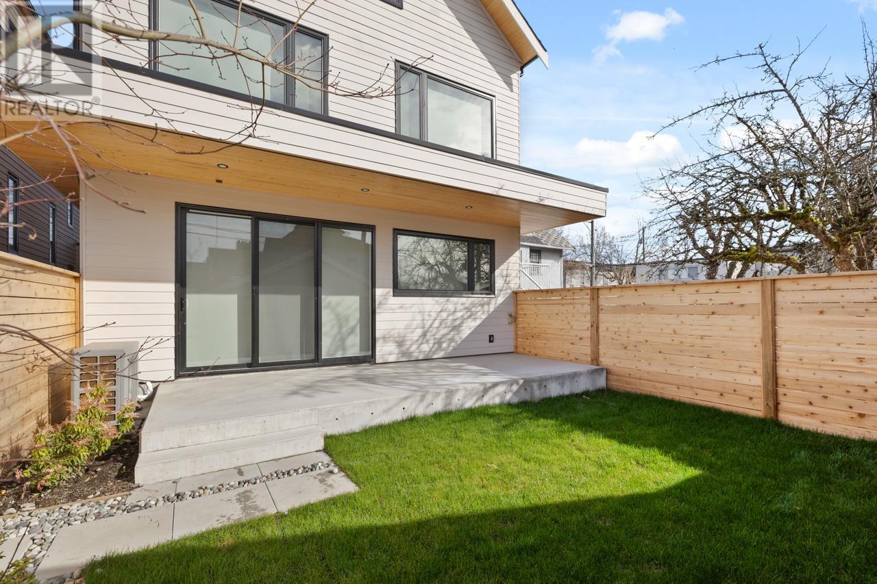 Listing Picture 39 of 40 : 2 638 E 46TH AVENUE, Vancouver / 溫哥華 - 魯藝地產 Yvonne Lu Group - MLS Medallion Club Member