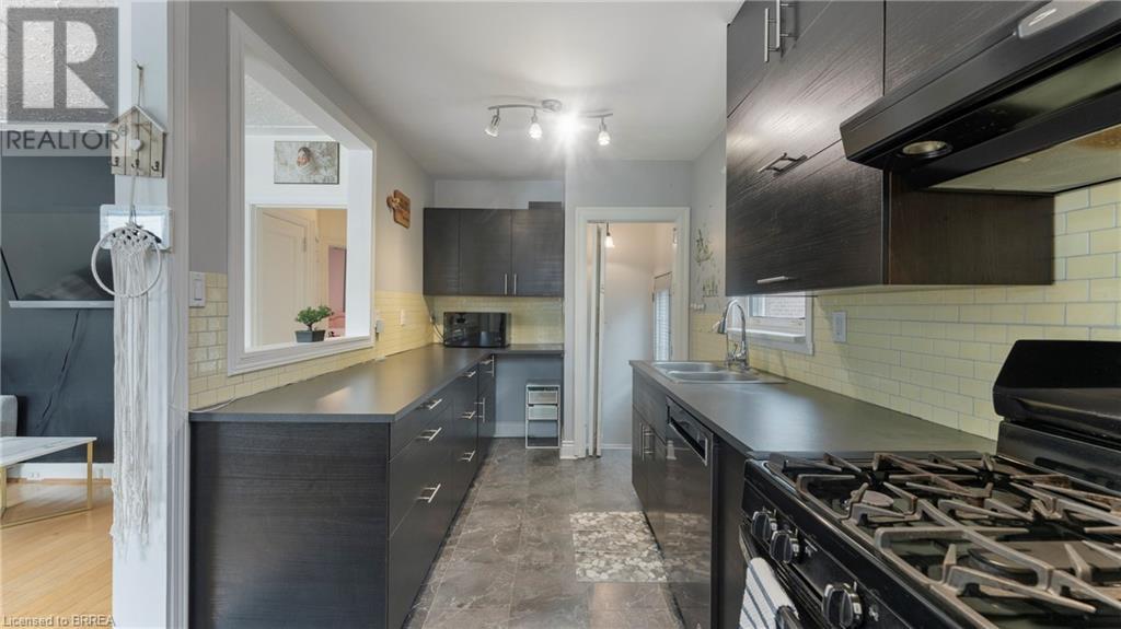 69 Lyons Avenue, Brantford, Ontario  N3R 4R2 - Photo 8 - 40724516