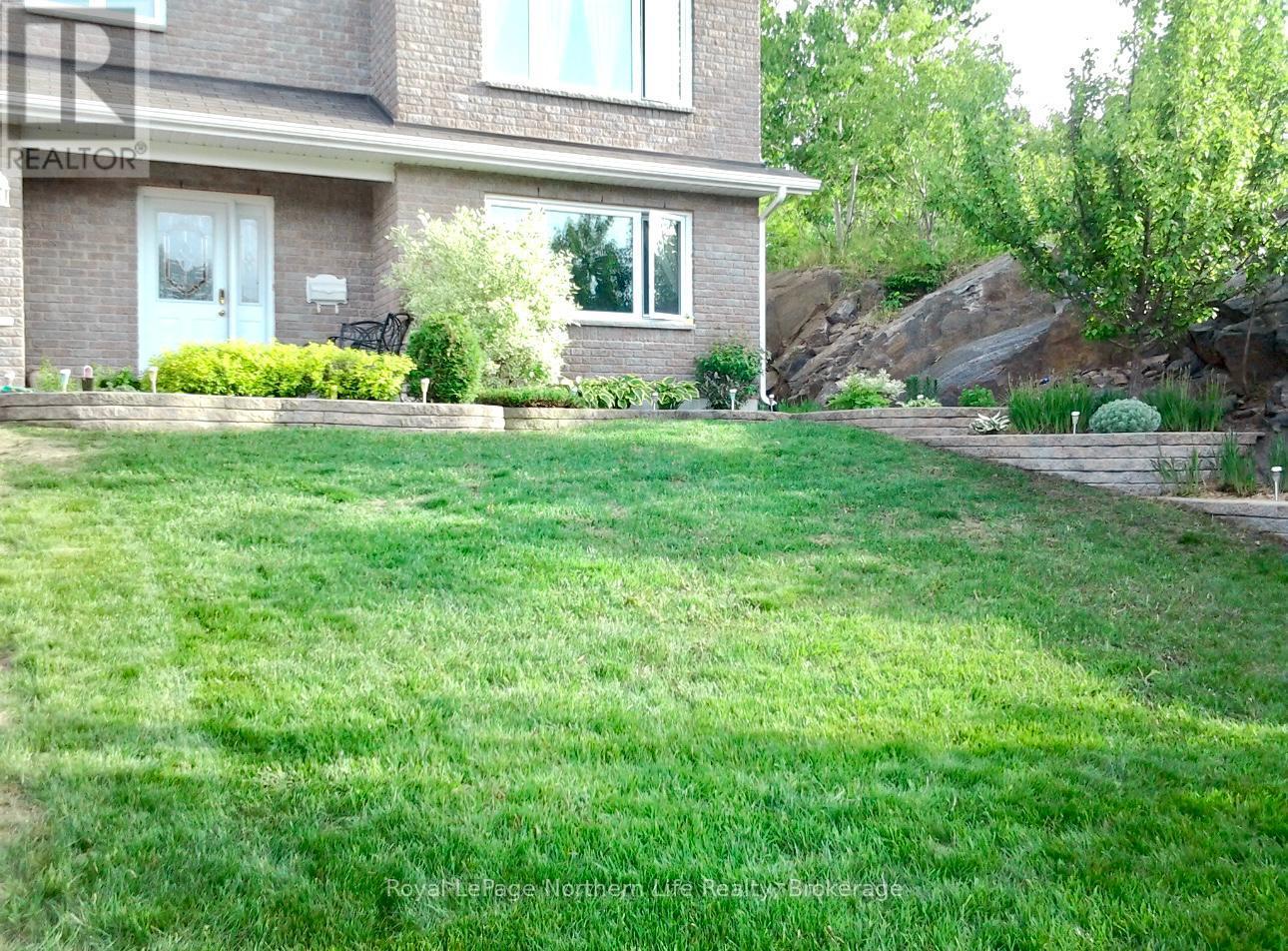 Property at 37 SHALLOT CRESCENT N image 3