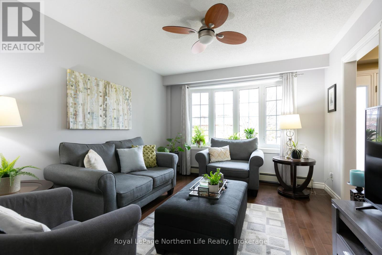 401 Surrey Drive, North Bay (Airport), Ontario  P1C 1E4 - Photo 11 - X12123709