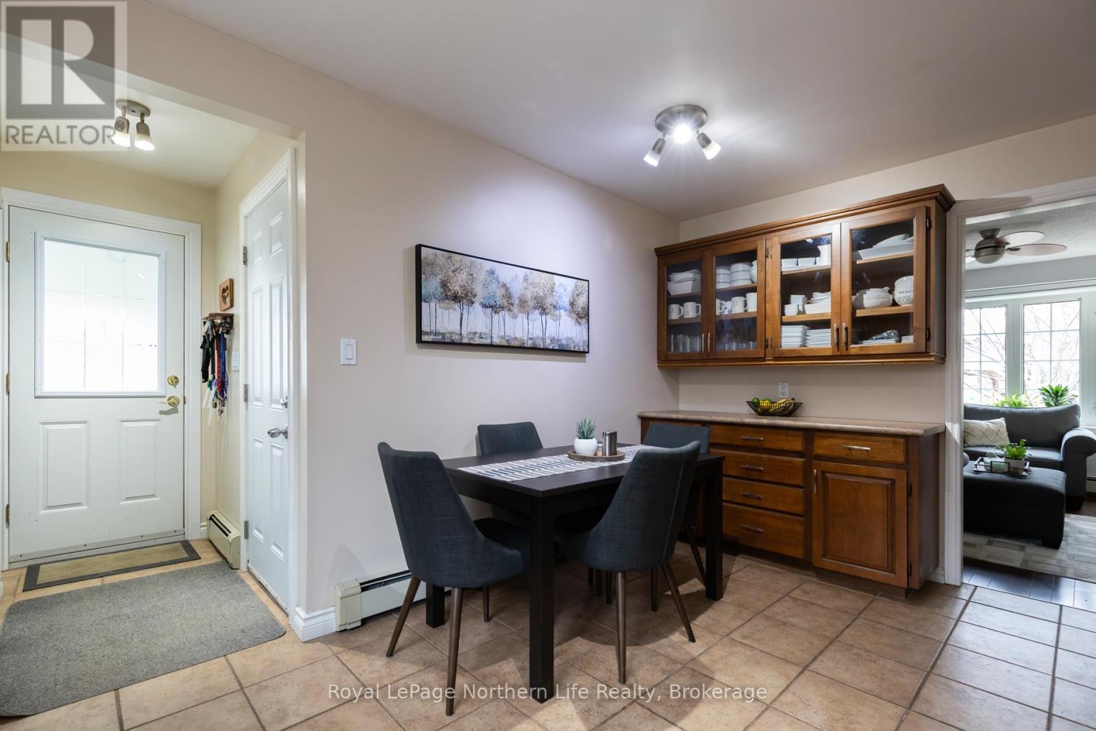 401 Surrey Drive, North Bay (Airport), Ontario  P1C 1E4 - Photo 15 - X12123709