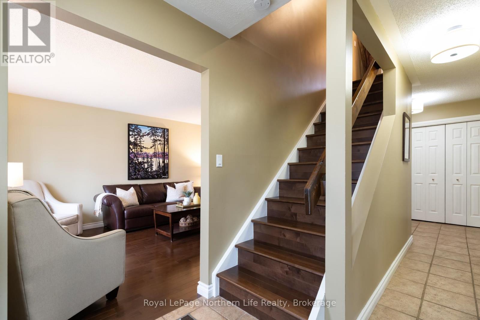 Property at 401 SURREY DRIVE image 4
