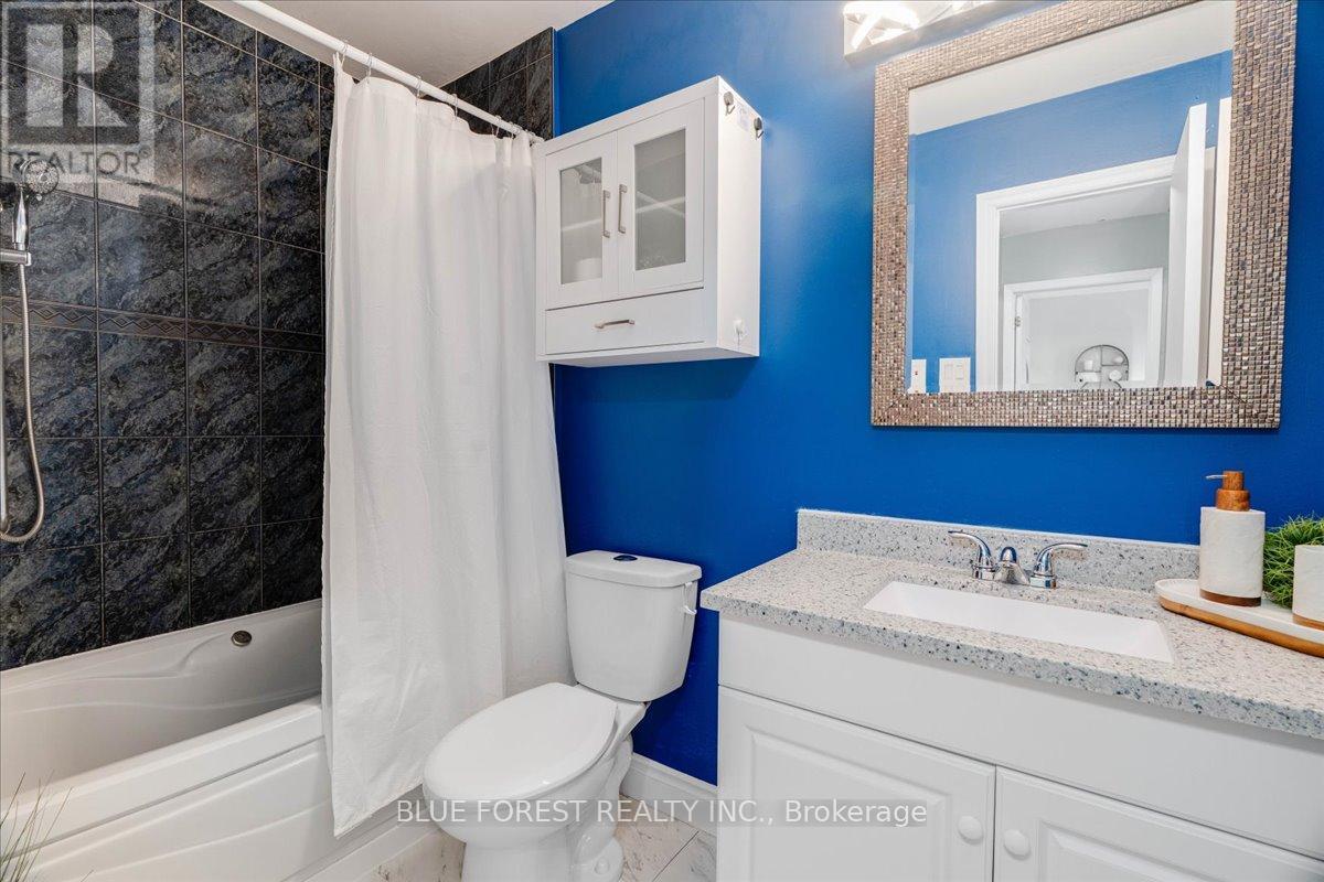 Photo 14 of 29 for 16 Sundridge Court