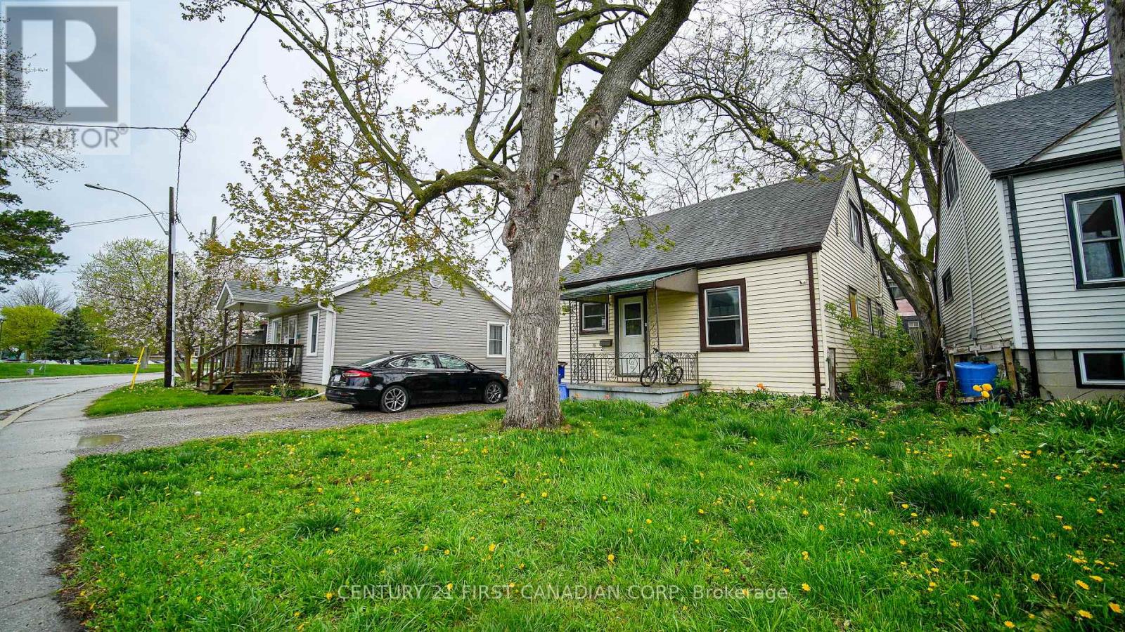 19 Montgomery Drive, Chatham-Kent, Ontario  N8A 1P2 - Photo 2 - X12123650