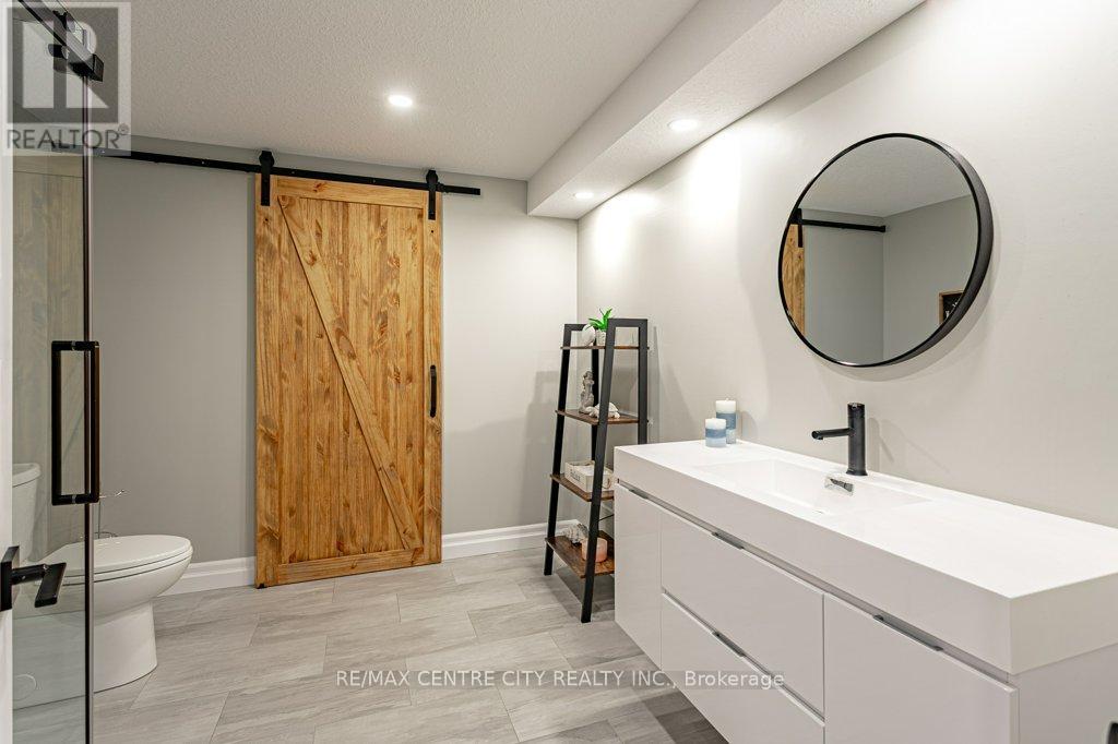 6601 Crown Grant Road, London South (South V), Ontario  N6P 0G3 - Photo 39 - X12123717