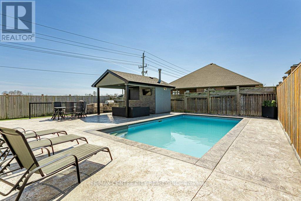 6601 Crown Grant Road, London South (South V), Ontario  N6P 0G3 - Photo 5 - X12123717