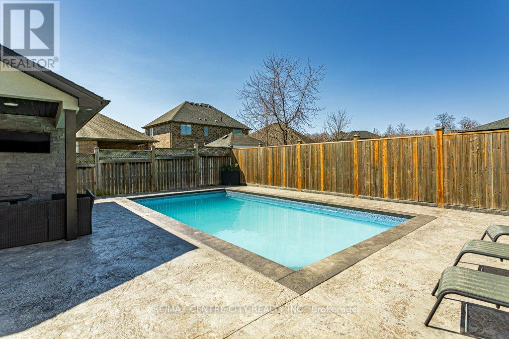 6601 Crown Grant Road, London South (South V), Ontario  N6P 0G3 - Photo 6 - X12123717
