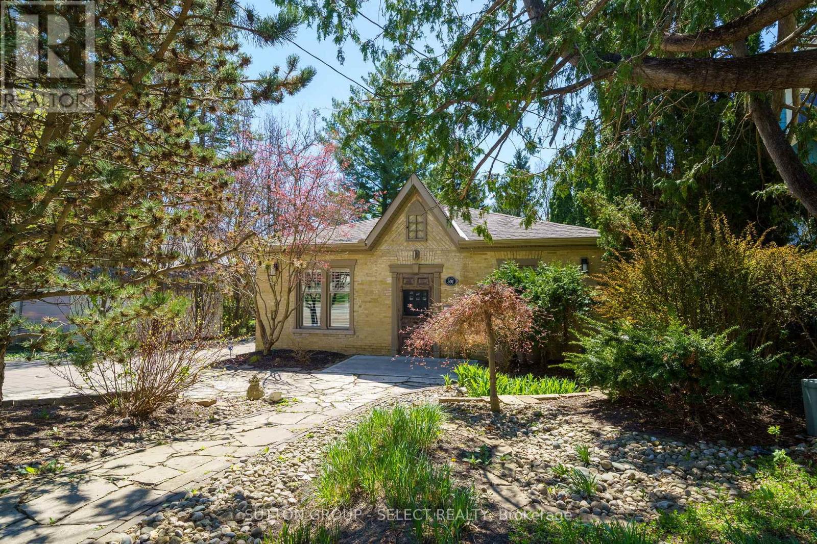 301 Cheapside Street, London East, Ontario  N6A 2A3 - Photo 3 - X12123734