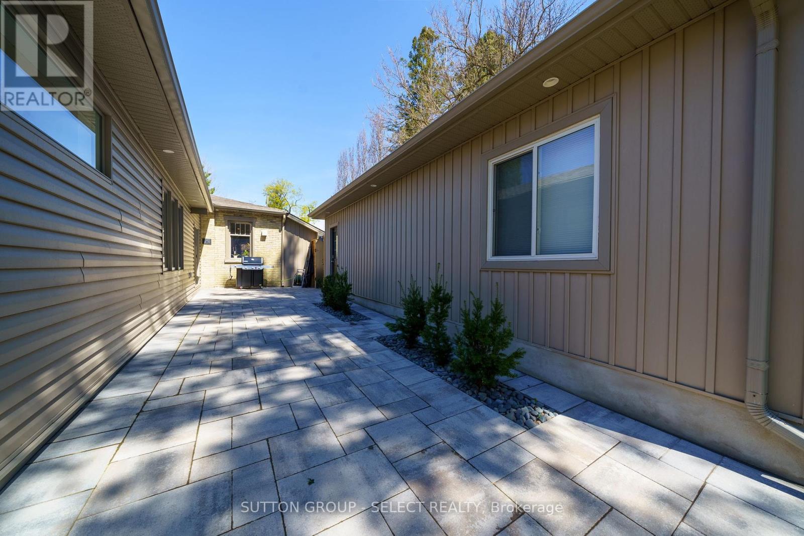 301 Cheapside Street, London East, Ontario  N6A 2A3 - Photo 32 - X12123734