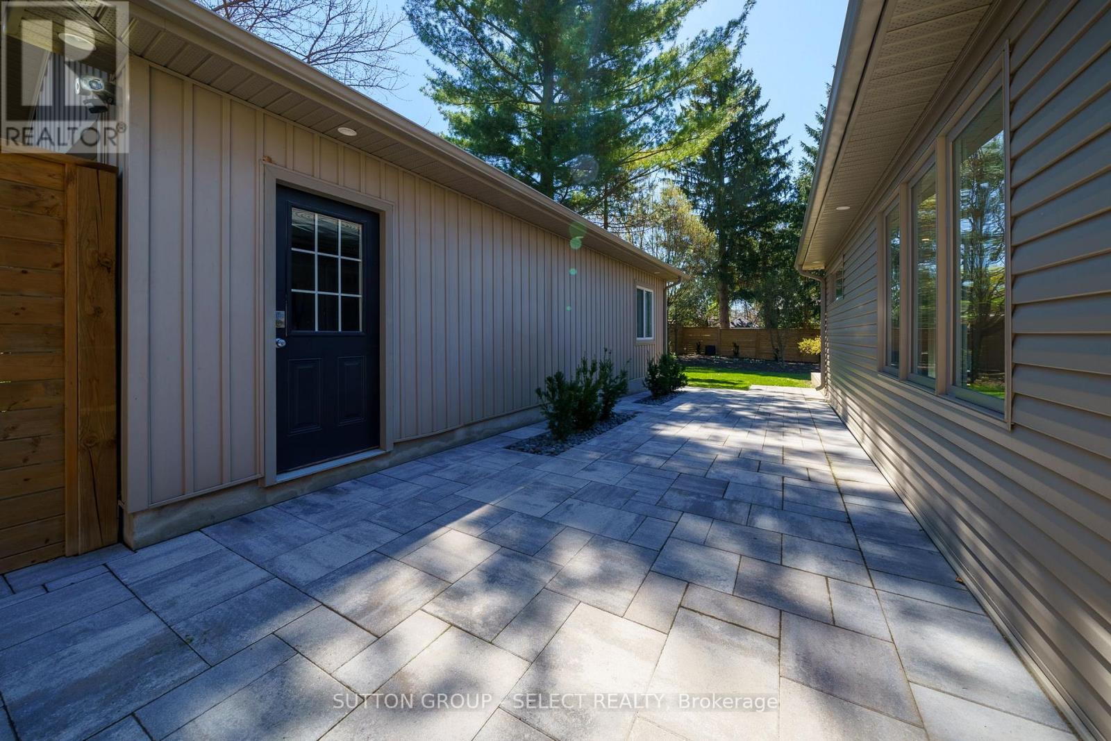 301 Cheapside Street, London East, Ontario  N6A 2A3 - Photo 34 - X12123734