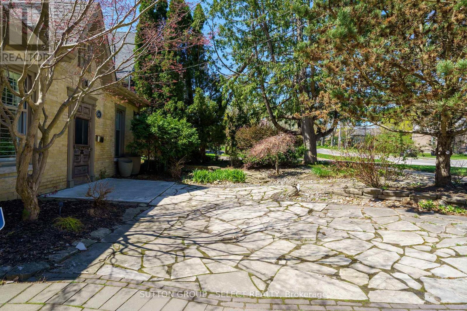 301 Cheapside Street, London East, Ontario  N6A 2A3 - Photo 4 - X12123734