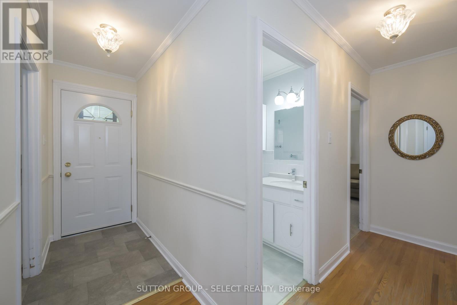 304 Bloxam Avenue W, London South, Ontario  N6J 3K6 - Photo 3 - X12123749