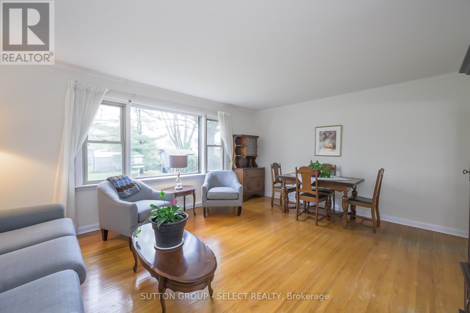 304 Bloxam Avenue W, London South, Ontario  N6J 3K6 - Photo 4 - X12123749