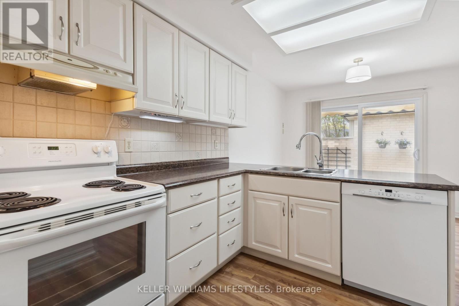 36 - 163 Pine Valley Drive, London South, Ontario  N6J 4R4 - Photo 24 - X12123790