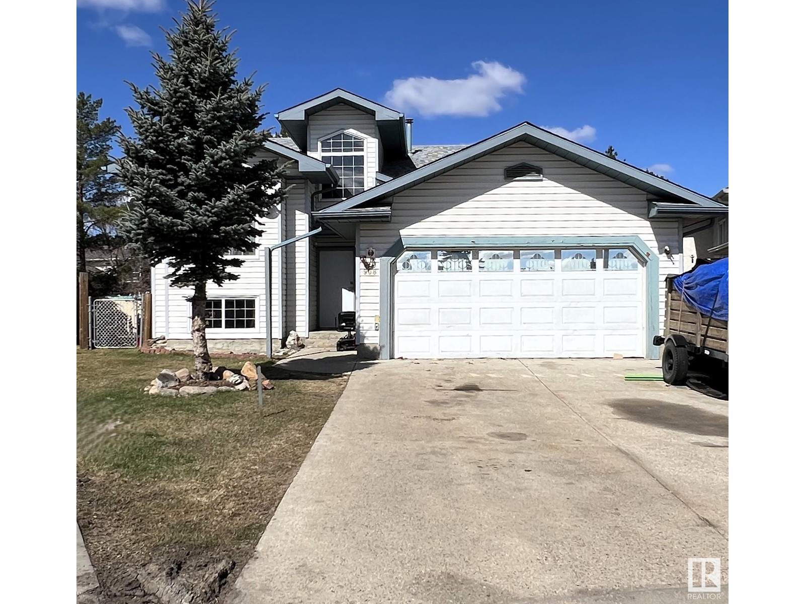 Property at 908 JORDAN CR NW image 1